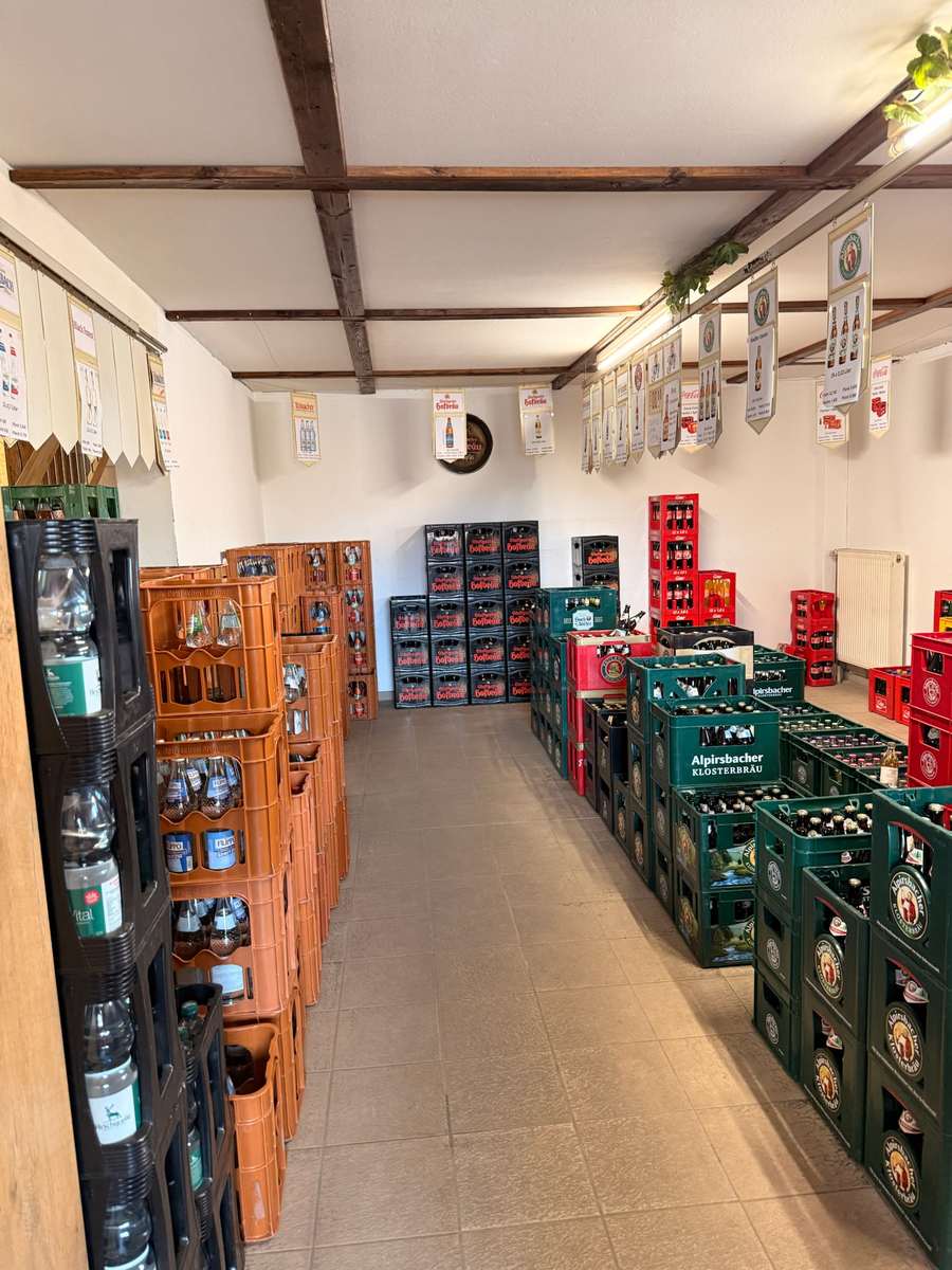 Blick durch den Getränkemarkt